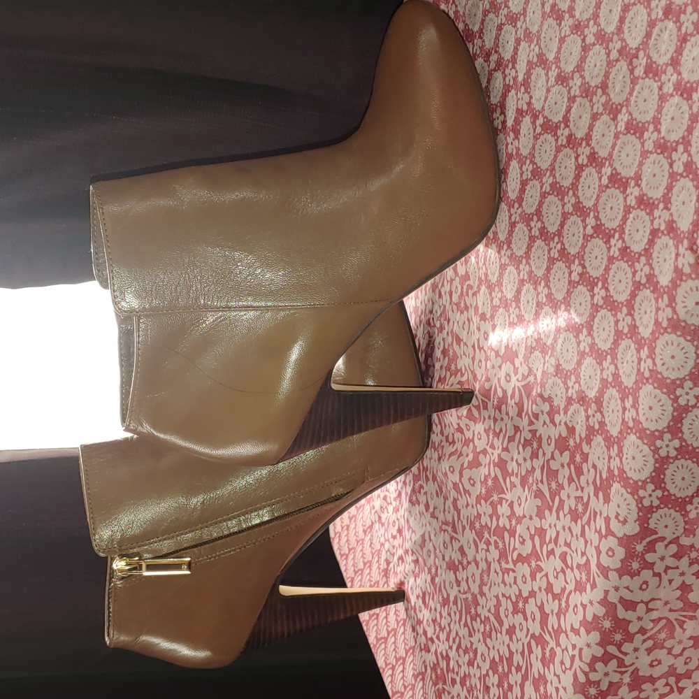 Banana Republic Zip Up Bootie